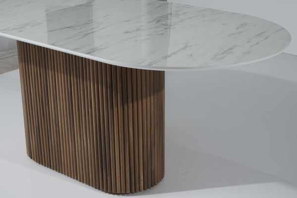 Marina Yemek Masası